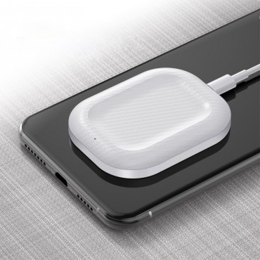 QI Wireless Ladestation "Carbon Groove" mit FOD-Schutz für AirPods und Mobilgeräte - weiß QI Wireless Ladestation "Carbon Groove" mit FOD-Schutz für AirPods und Mobilgeräte - weiß